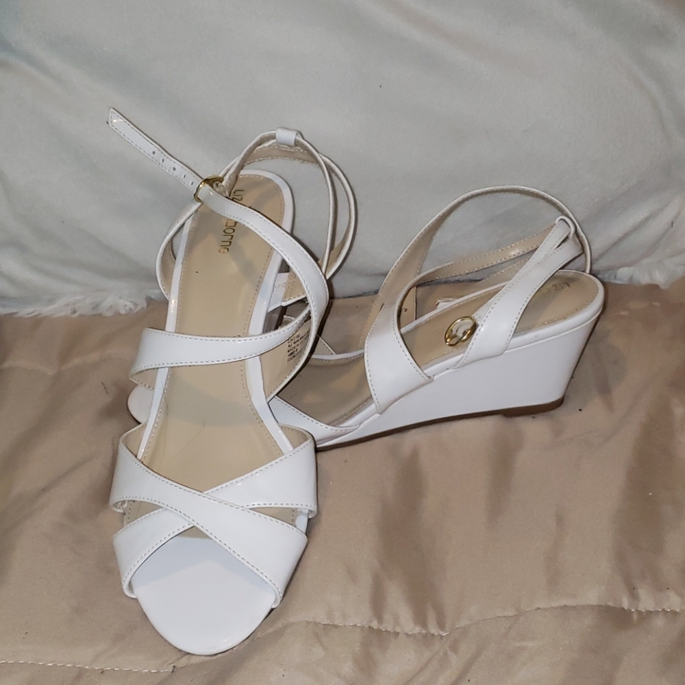Liz Claiborne White Wedges